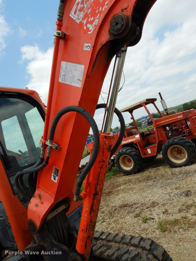 image for item DJ4263 2005 Kubota KX121-3  mini excavator