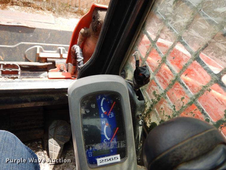 image for item DJ4265 Kubota SVL75-2  tracked skid steer loader