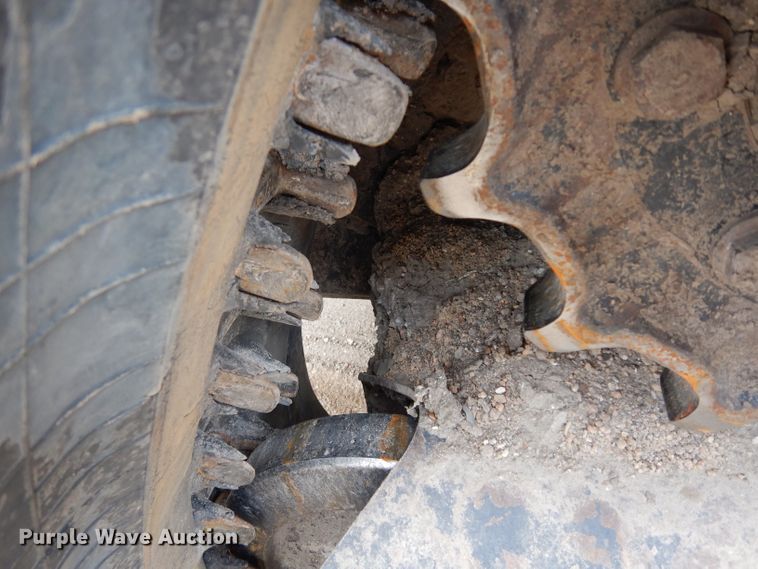 image for item DJ4265 Kubota SVL75-2  tracked skid steer loader