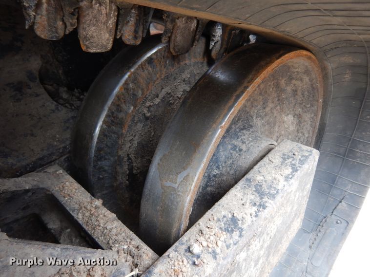 image for item DJ4265 Kubota SVL75-2  tracked skid steer loader