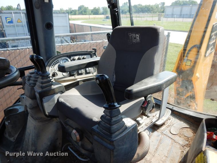 image for item DJ4266 2005 JCB 214S  backhoe