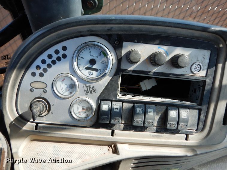 image for item DJ4266 2005 JCB 214S  backhoe