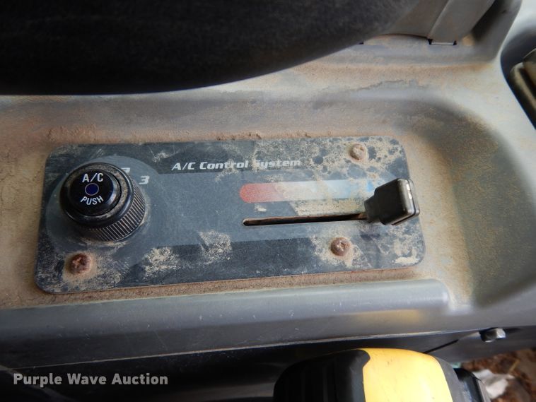 image for item DJ4267 Kubota SVL90-2  tracked skid steer loader