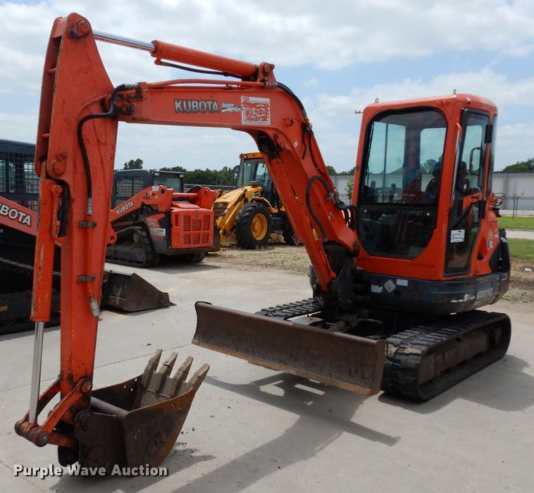 image for item DJ4270 2006 Kubota KX121-3  mini excavator