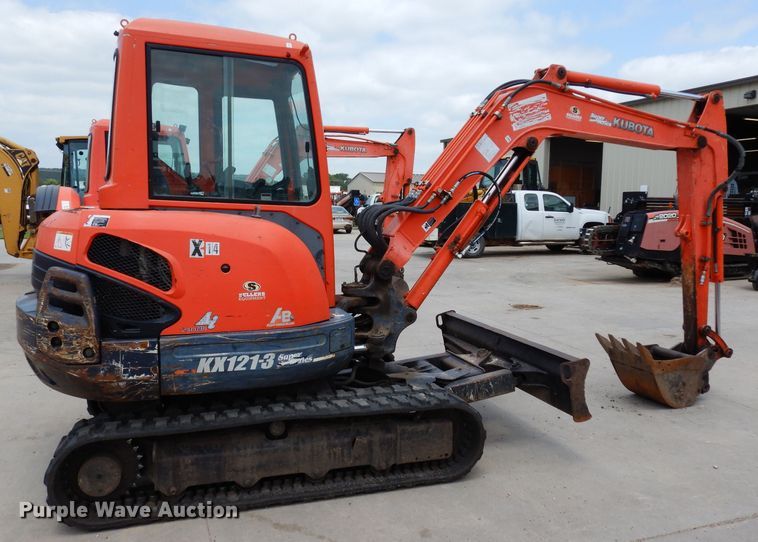 image for item DJ4270 2006 Kubota KX121-3  mini excavator