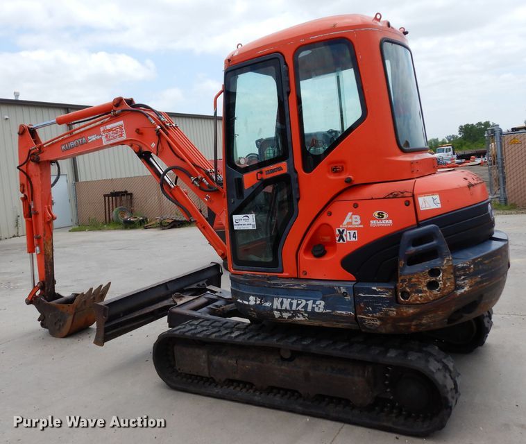 image for item DJ4270 2006 Kubota KX121-3  mini excavator