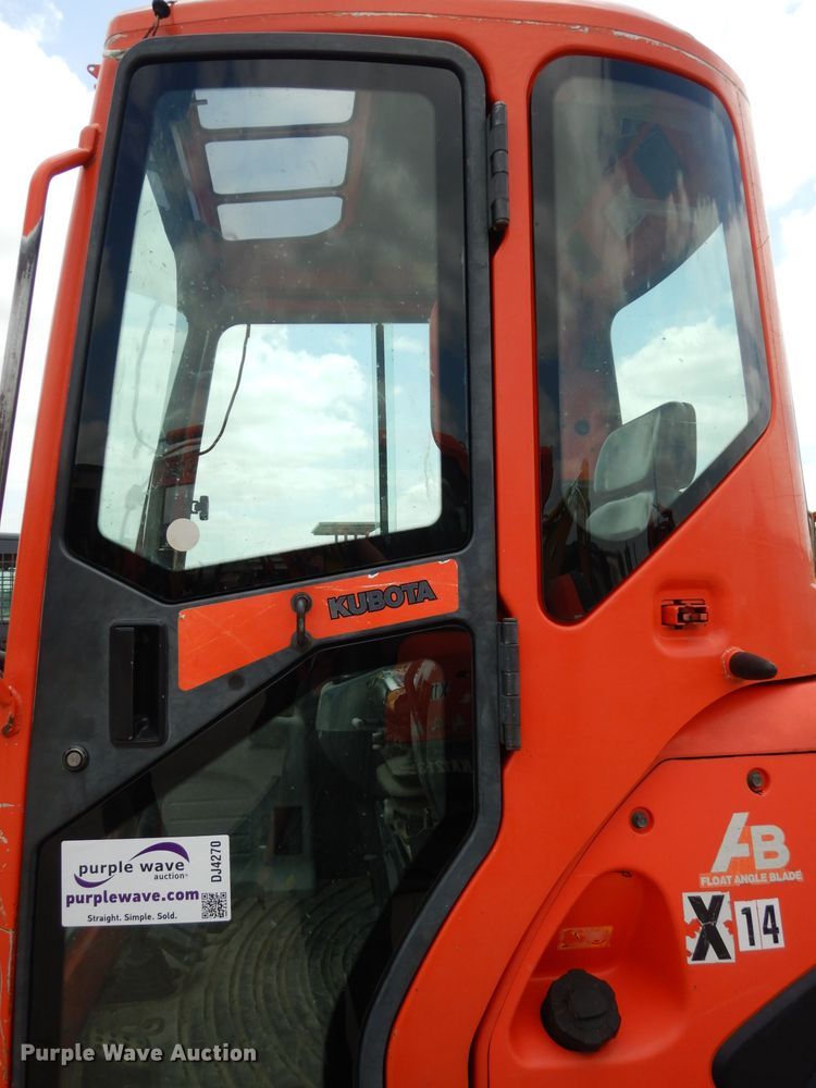 image for item DJ4270 2006 Kubota KX121-3  mini excavator