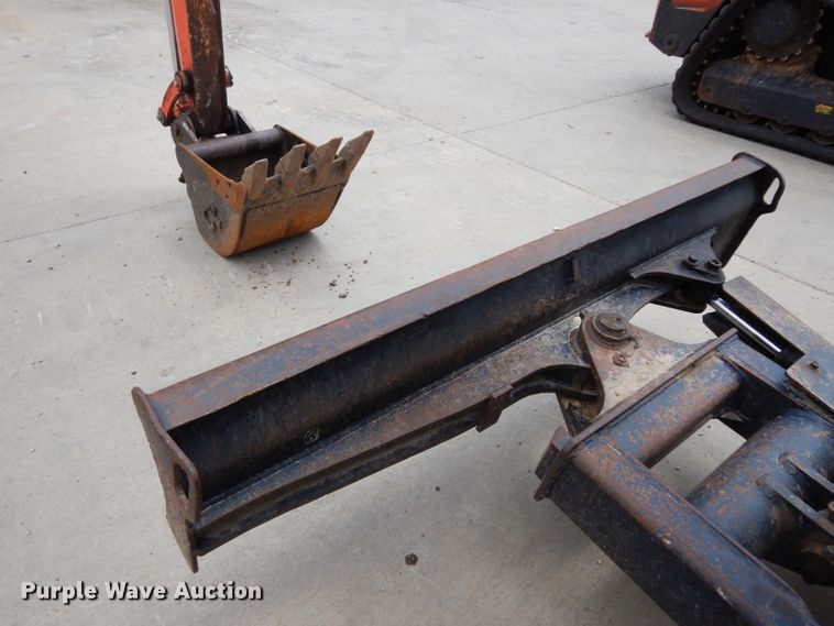 image for item DJ4270 2006 Kubota KX121-3  mini excavator