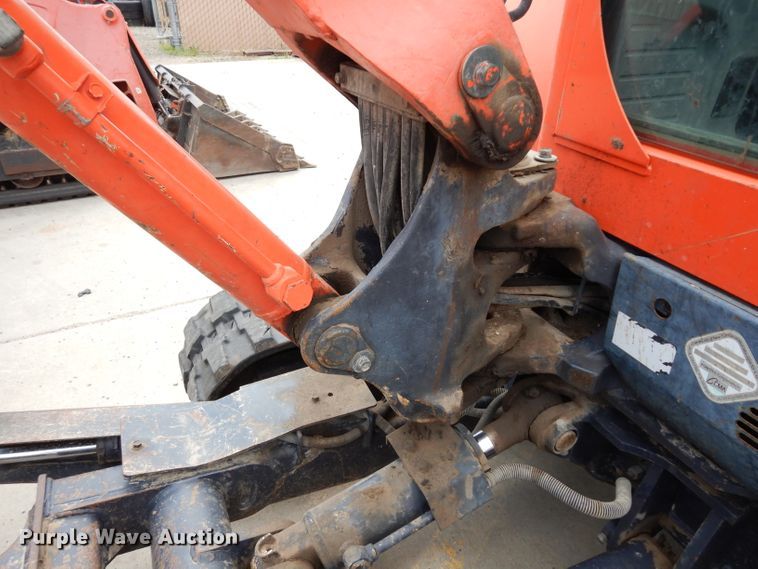 image for item DJ4270 2006 Kubota KX121-3  mini excavator