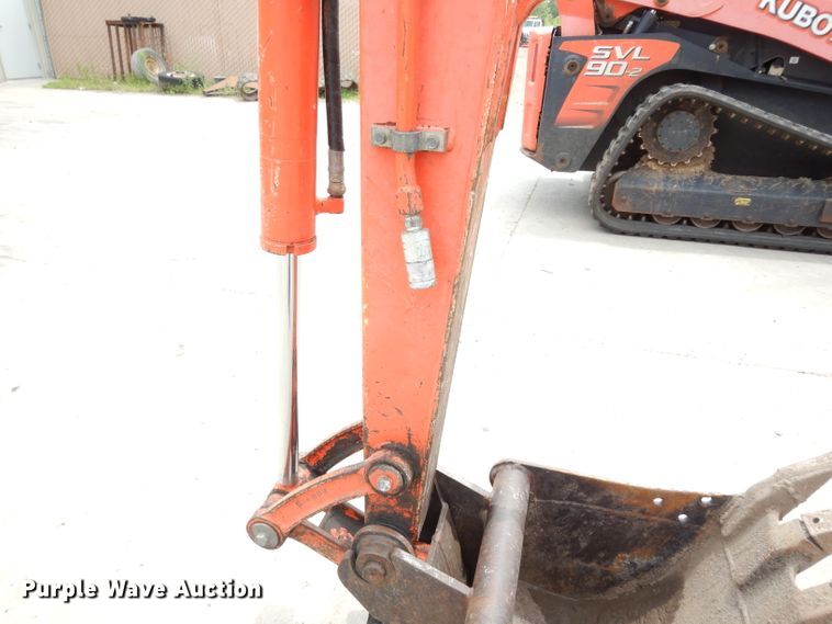 image for item DJ4270 2006 Kubota KX121-3  mini excavator
