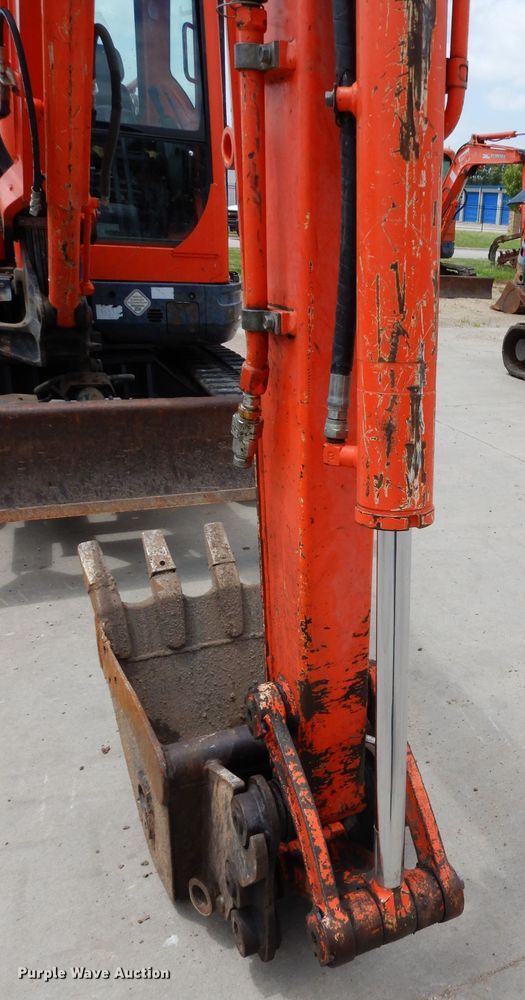 image for item DJ4270 2006 Kubota KX121-3  mini excavator