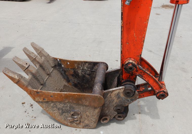 image for item DJ4270 2006 Kubota KX121-3  mini excavator