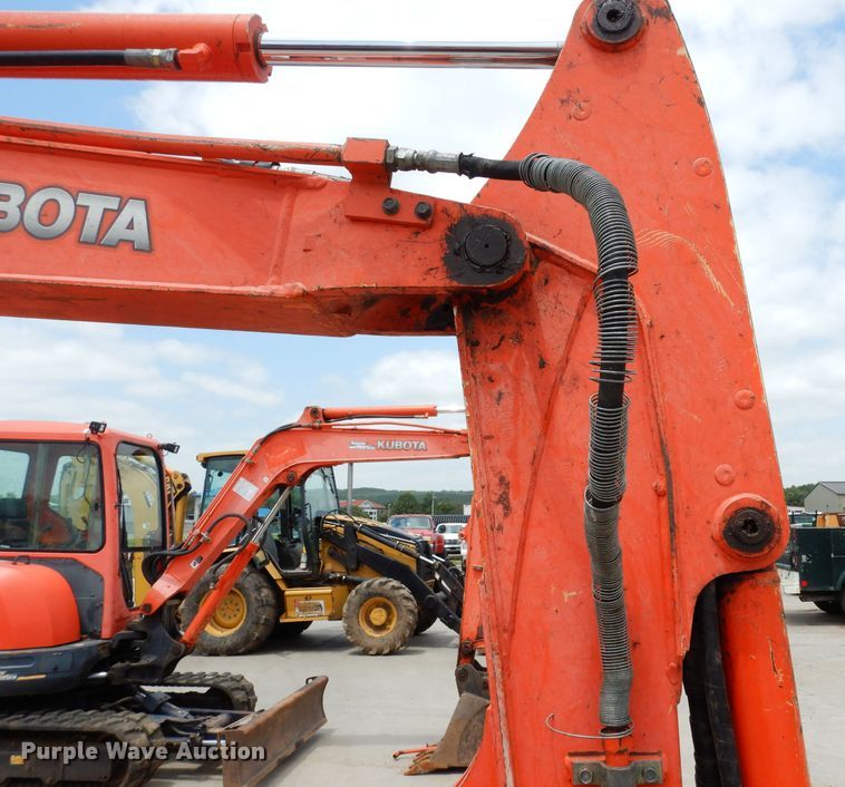 image for item DJ4270 2006 Kubota KX121-3  mini excavator