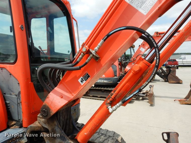 image for item DJ4270 2006 Kubota KX121-3  mini excavator