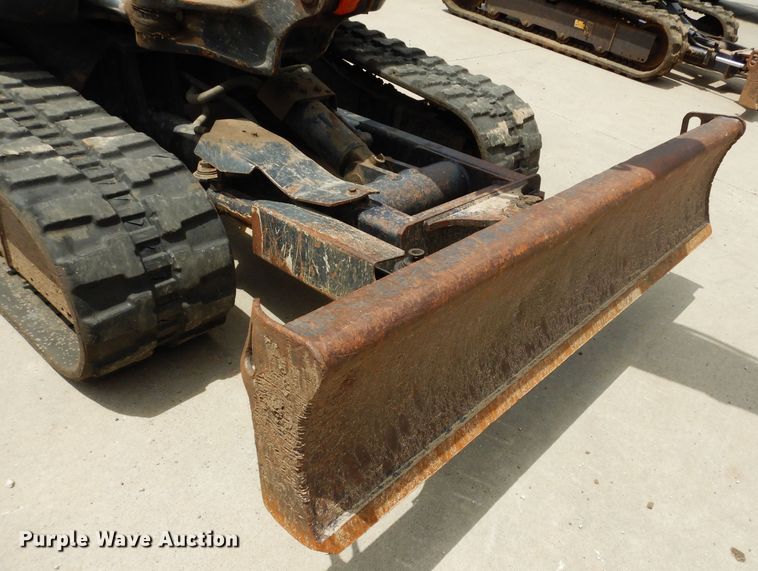 image for item DJ4270 2006 Kubota KX121-3  mini excavator