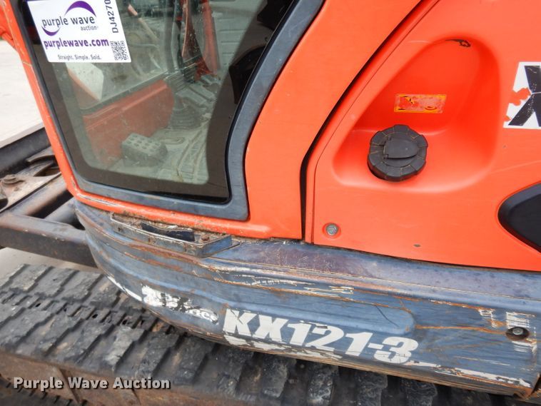 image for item DJ4270 2006 Kubota KX121-3  mini excavator