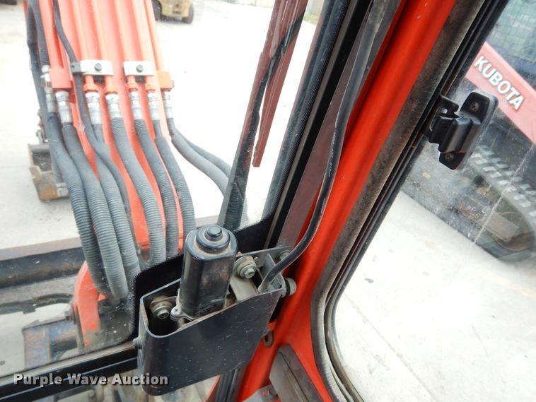 image for item DJ4270 2006 Kubota KX121-3  mini excavator