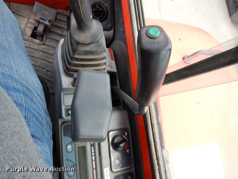 image for item DJ4270 2006 Kubota KX121-3  mini excavator