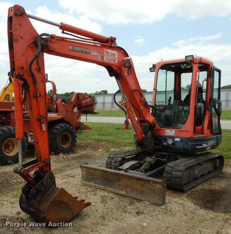 image for item DJ4271 2008 Kubota KX121-3  mini excavator