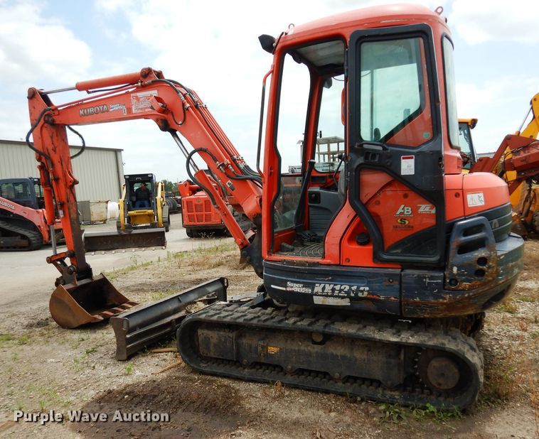 image for item DJ4271 2008 Kubota KX121-3  mini excavator