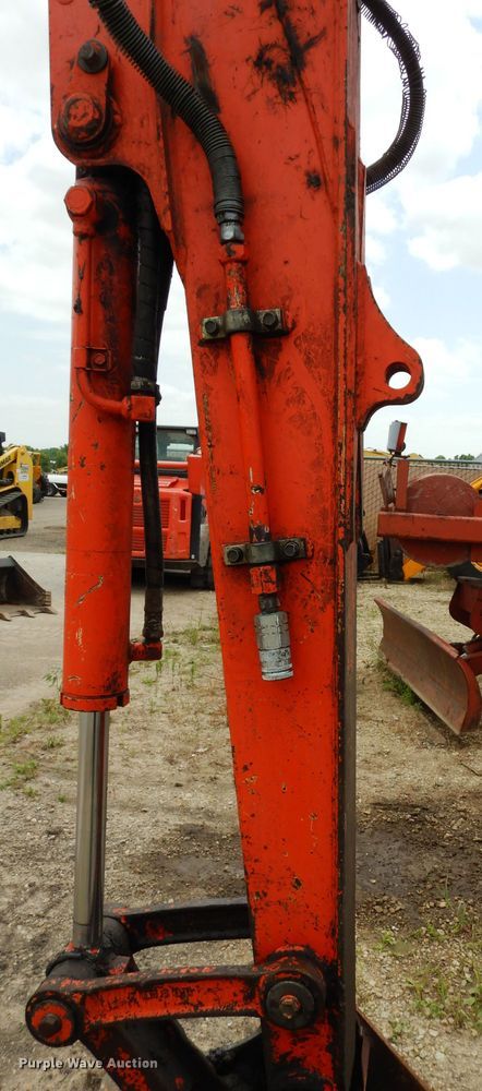 image for item DJ4271 2008 Kubota KX121-3  mini excavator