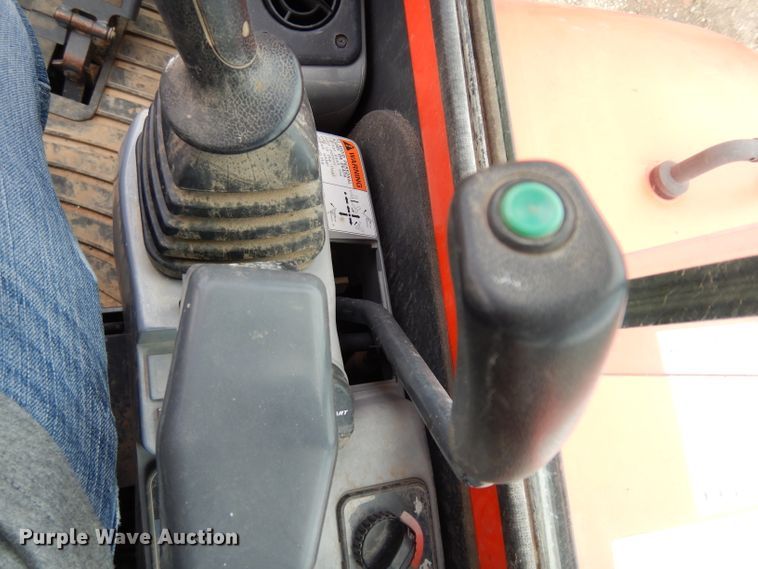 image for item DJ4271 2008 Kubota KX121-3  mini excavator