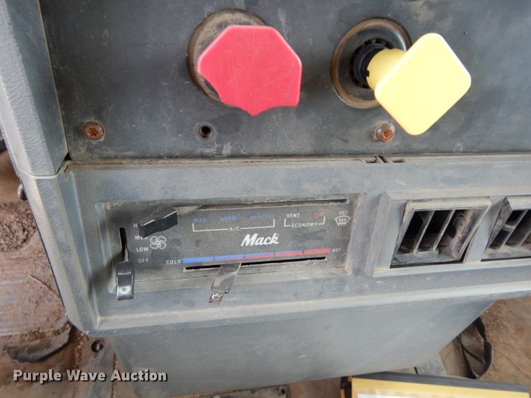 image for item DJ4273 1997 Mack CH600  dump truck