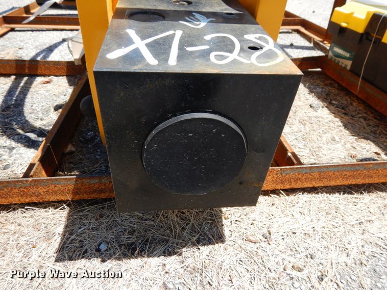 image for item DO9263 2020 Wolverine ZW750 skid steer hammer