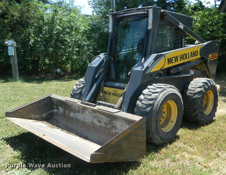 image for item EH9466 2007 New Holland L190  skid steer loader