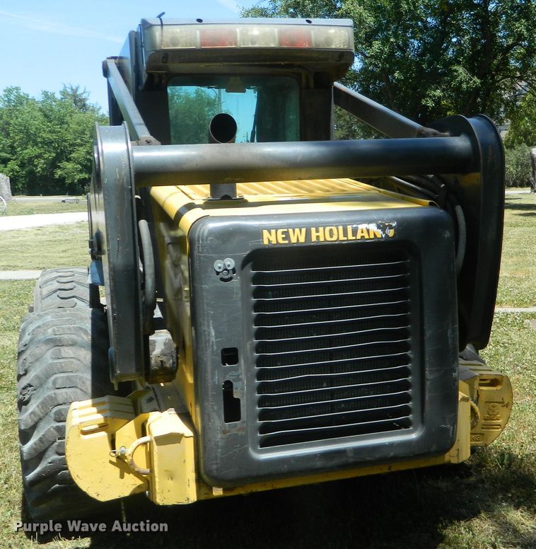 image for item EH9466 2007 New Holland L190  skid steer loader