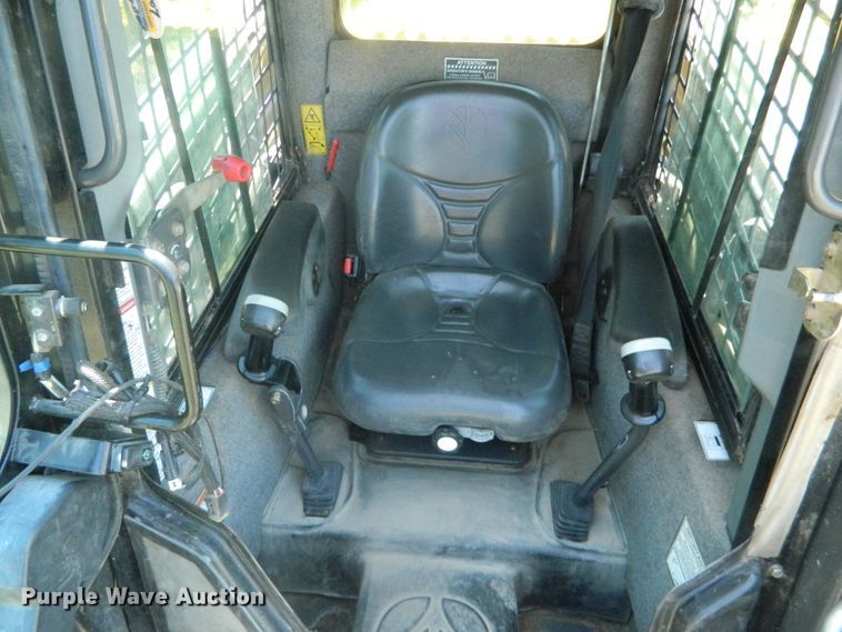 image for item EH9466 2007 New Holland L190  skid steer loader