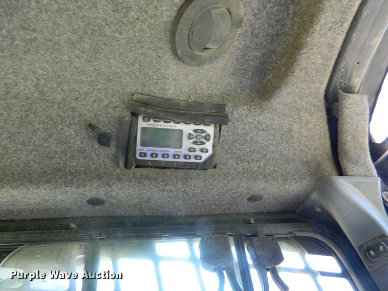 image for item EH9466 2007 New Holland L190  skid steer loader