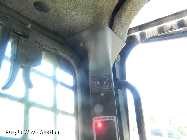 image for item EH9466 2007 New Holland L190  skid steer loader