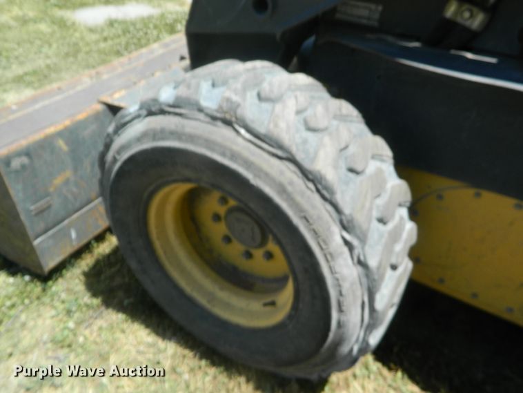 image for item EH9466 2007 New Holland L190  skid steer loader