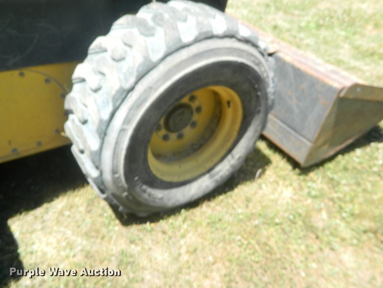 image for item EH9466 2007 New Holland L190  skid steer loader