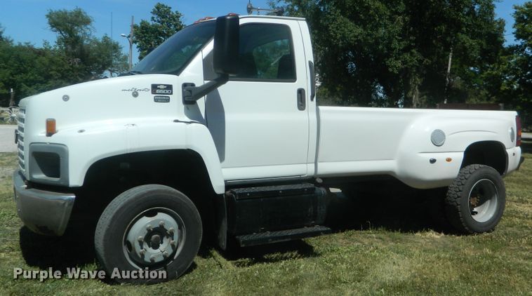 image for item EH9469 2003 Chevrolet C6500  truck