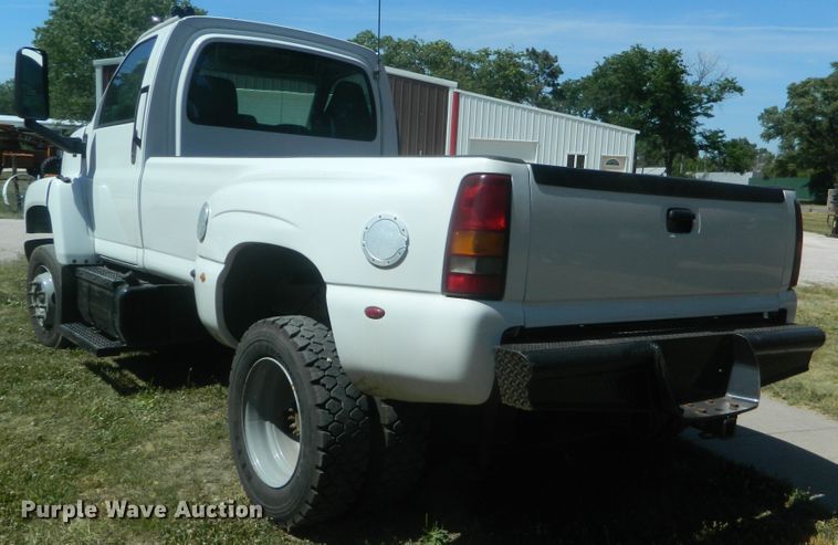 image for item EH9469 2003 Chevrolet C6500  truck