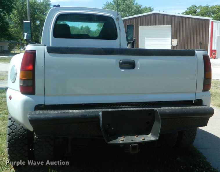 image for item EH9469 2003 Chevrolet C6500  truck