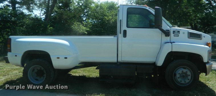 image for item EH9469 2003 Chevrolet C6500  truck