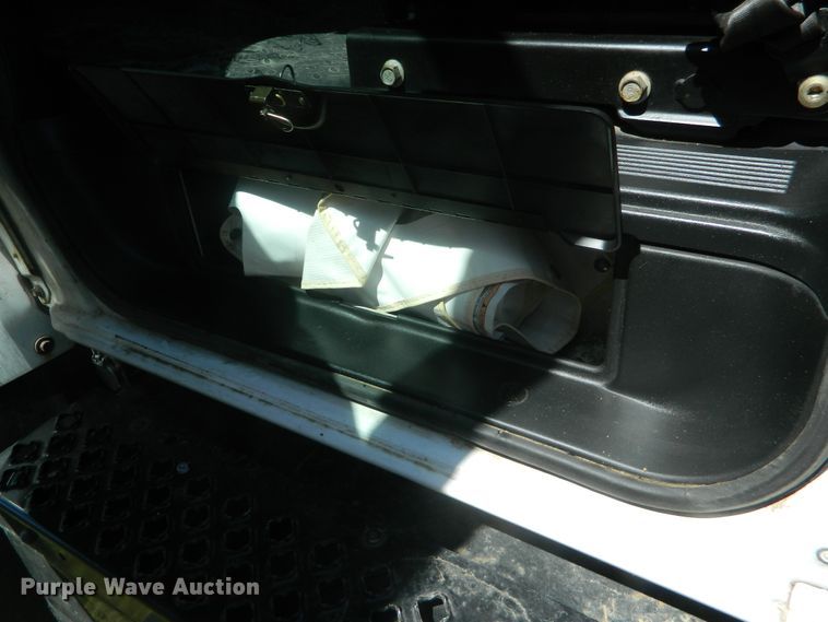 image for item EH9469 2003 Chevrolet C6500  truck