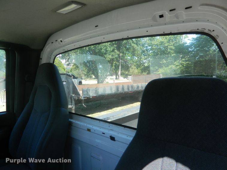 image for item EH9469 2003 Chevrolet C6500  truck