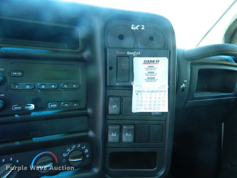 image for item EH9469 2003 Chevrolet C6500  truck