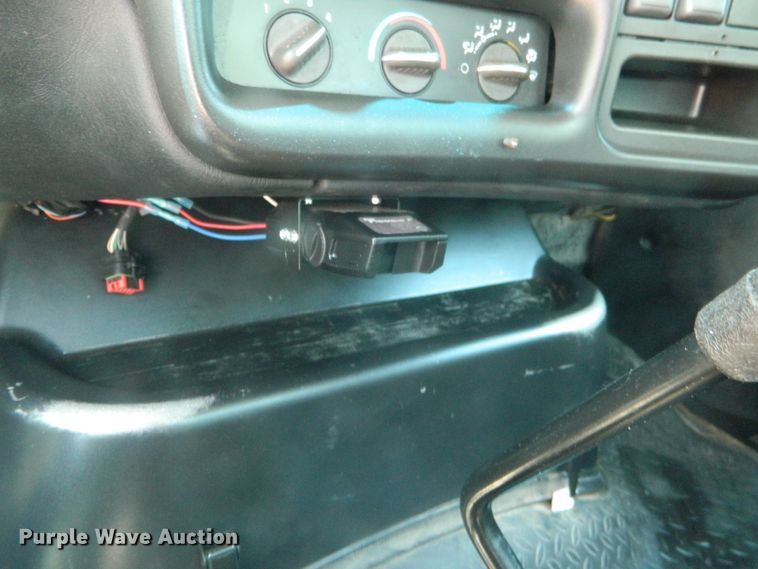 image for item EH9469 2003 Chevrolet C6500  truck