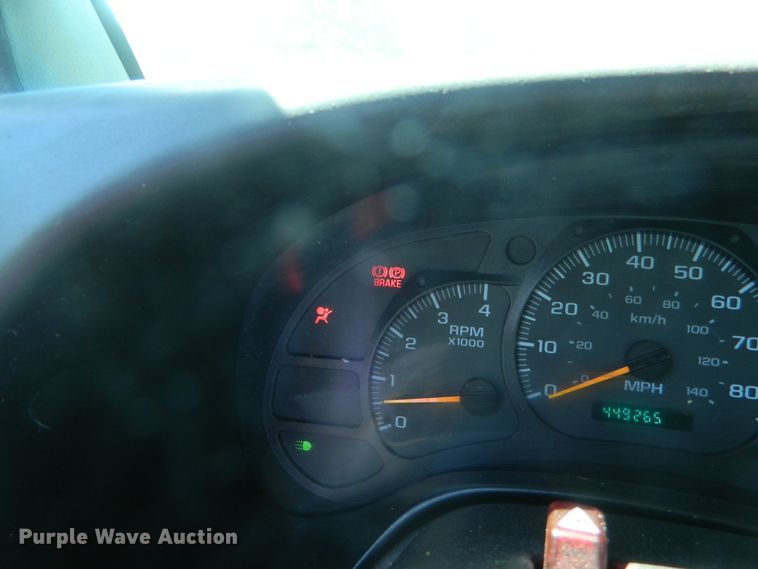 image for item EH9469 2003 Chevrolet C6500  truck