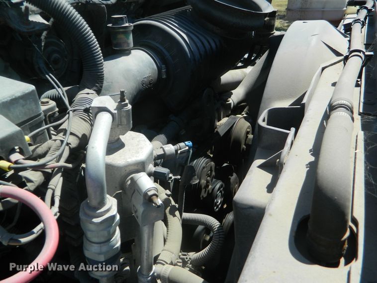 image for item EH9469 2003 Chevrolet C6500  truck