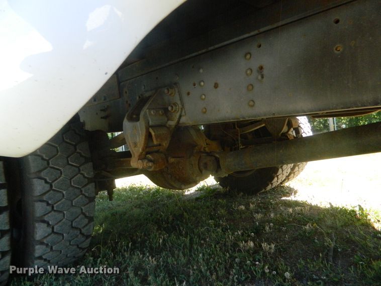 image for item EH9469 2003 Chevrolet C6500  truck