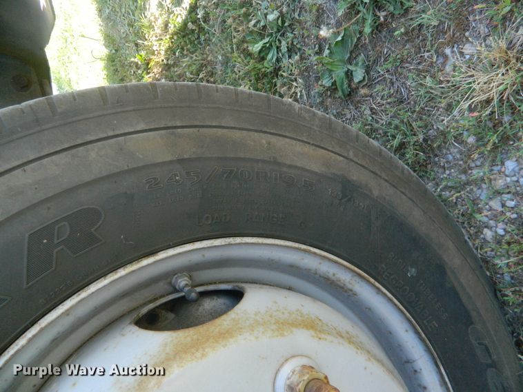 image for item EH9469 2003 Chevrolet C6500  truck