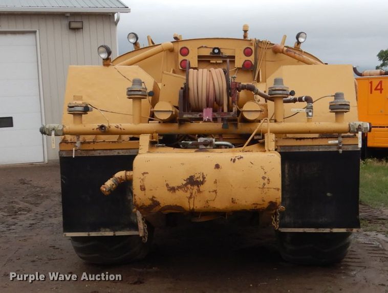 image for item FK9250 1975 Caterpillar 637  water wagon