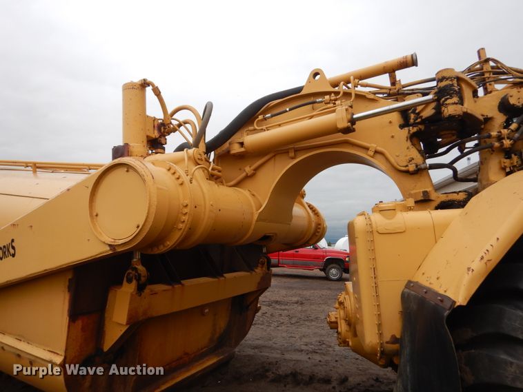 image for item FK9250 1975 Caterpillar 637  water wagon