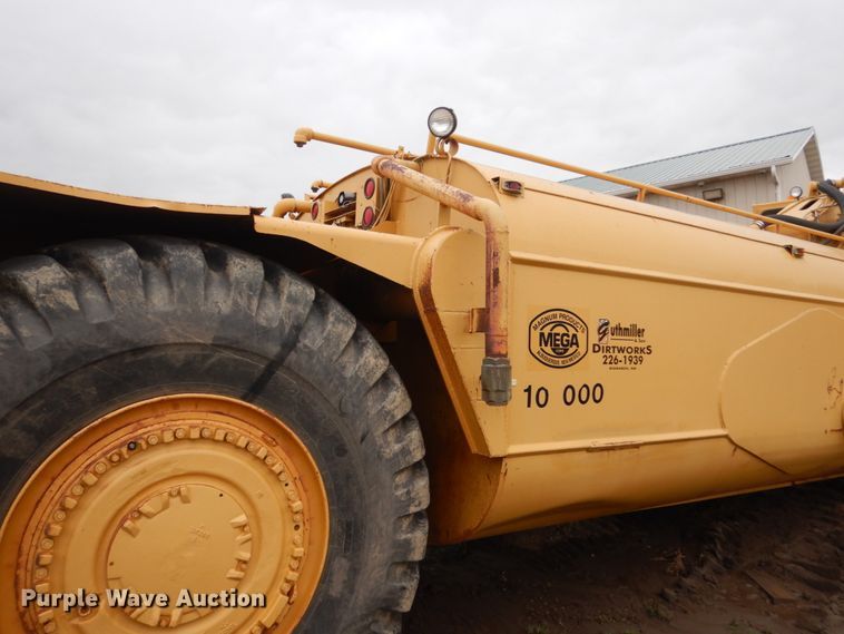 image for item FK9250 1975 Caterpillar 637  water wagon